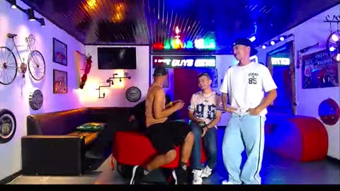 extrangers online show from 19, 1, 2026