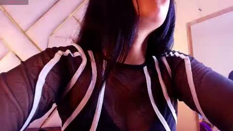 Snapshot of ey_im_simone_ chatting on 27, 7, 2026 online show from 27, 7, 2026
