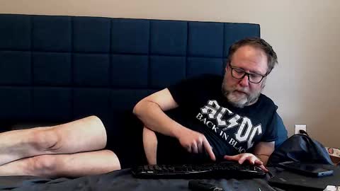 eyes_and_cock_wide online show from 10, 1, 2026