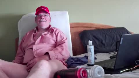 Eyeswideshut63 online show from 30, 10, 2025