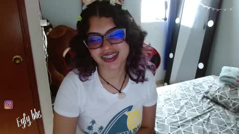 Snapshot of eyfy_bbs chatting on 29, 12, 2024 Nadia online show from 29, 12, 2024