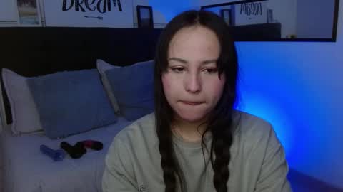 eymmy_24 online show from 17, 9, 2025