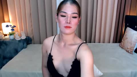 UR SWEET EZRA online show from 5, 1, 2025