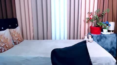 UR SWEET EZRA online show from 18, 1, 2025