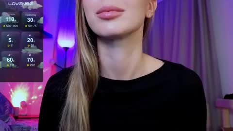 Snapshot of f1oraa chatting on 5, 12, 2025 if you dont have fansly account yet use this link to registration online show from 5, 12, 2025