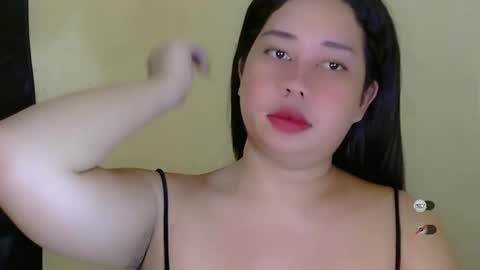 Snapshot of f3ckdollucy chatting on 10, 9, 2025 yanna online show from 10, 9, 2025