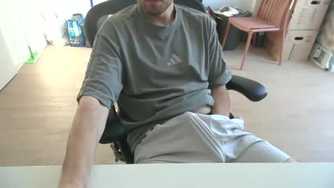 Snapshot of fabian_196 chatting on 22, 4, 2026 Call me bitch online show from 22, 4, 2026