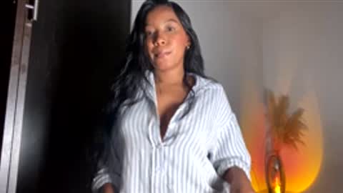 Snapshot of fabianna_laraa chatting on 27, 11, 2025 Thianna online show from 27, 11, 2025