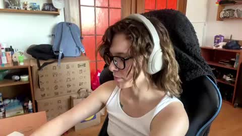 Loly online show from 13, 5, 2026