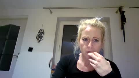 Snapshot of fairy_nightmare chatting on 15, 10, 2025 Fairy NightMary online show from 15, 10, 2025