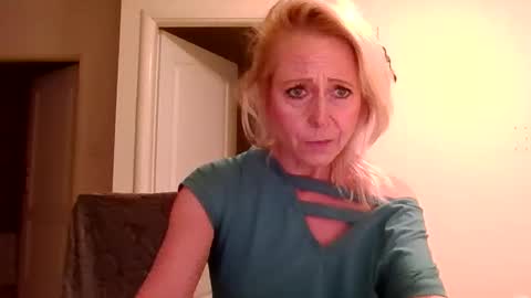 Snapshot of fairy_nightmare chatting on 4, 11, 2025 Fairy NightMary online show from 4, 11, 2025