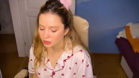 Ilona online show from 19, 9, 2025