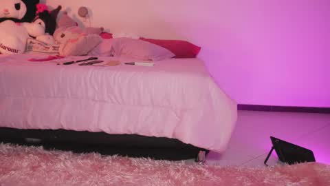 Snapshot of fairyyy1 chatting on 11, 11, 2025 Sara REMEMBER TO LEAVE A THUMB UP online show from 11, 11, 2025