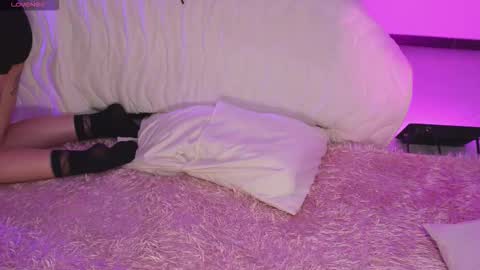 Sara  REMEMBER TO LEAVE A THUMB UP online show from 6, 2, 2026