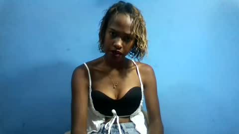Snapshot of fallinah01 chatting on 14, 6, 2026 fallinah01 online show from 14, 6, 2026