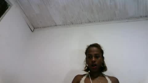 Snapshot of fallinah01 chatting on 28, 7, 2026 fallinah01 online show from 28, 7, 2026