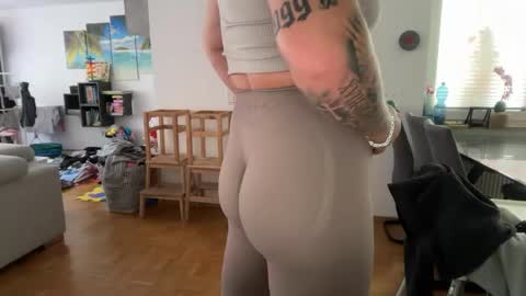 familycouple74 online show from 21, 4, 2026