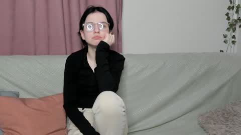 Snapshot of fannyharber chatting on 6, 12, 2024 Mia online show from 6, 12, 2024