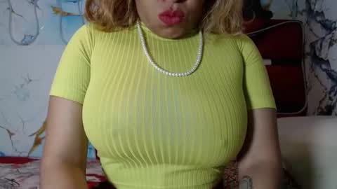 Snapshot of fantastic961397 chatting on 22, 11, 2025 fantastic961397 online show from 22, 11, 2025