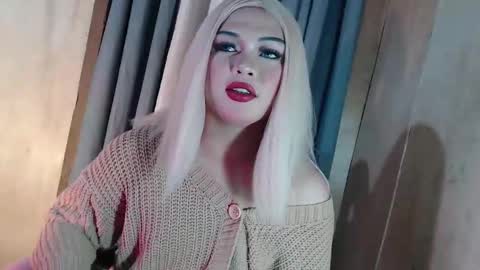 DANIELLA - DONT FORGET TO GIVE ME A THUMBSU UP online show from 24, 4, 2026