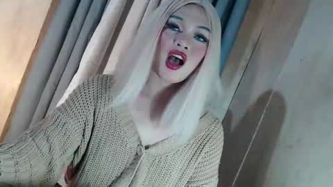 Snapshot of fantasticcock69_daniella chatting on 14, 5, 2026 DANIELLA - DONT FORGET TO GIVE ME A THUMBSU UP online show from 14, 5, 2026