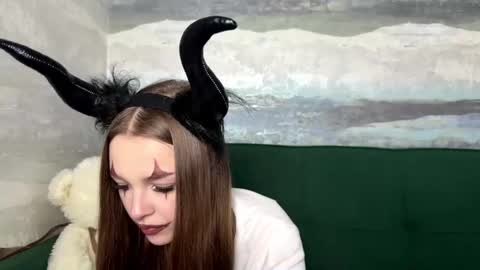 Anna Scovich online show from 31, 10, 2025