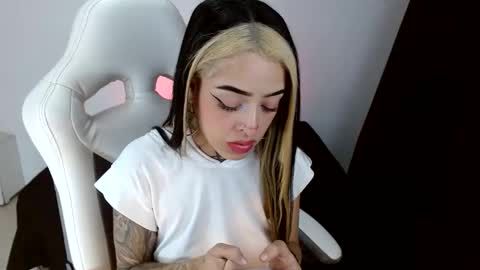 Snapshot of farichell chatting on 16, 5, 2026 fari online show from 16, 5, 2026