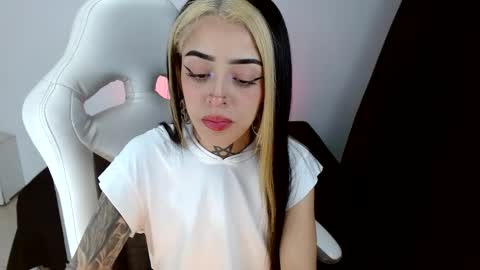 Snapshot of farichell chatting on 16, 5, 2026 fari online show from 16, 5, 2026