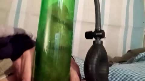 Snapshot of farrisshane1985 chatting on 4, 3, 2026 farrisshane1985 online show from 4, 3, 2026