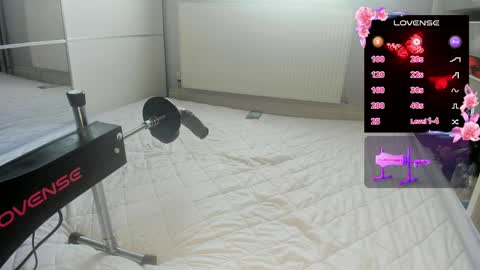 Snapshot of fatalefemboy chatting on 16, 4, 2026 Fatale Femboy online show from 16, 4, 2026