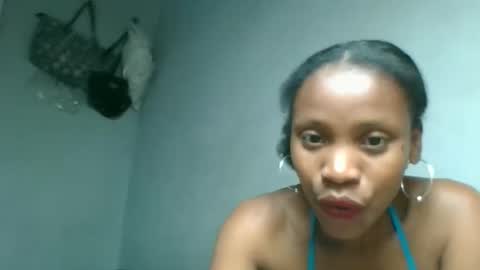 Snapshot of fayence09 chatting on 24, 9, 2025 fayence09 online show from 24, 9, 2025