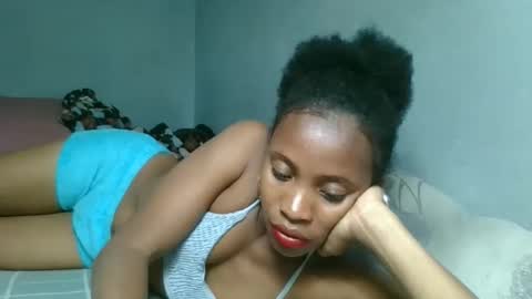 Snapshot of fayence09 chatting on 25, 9, 2025 fayence09 online show from 25, 9, 2025