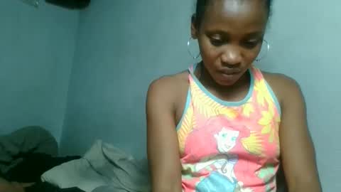 Snapshot of fayence09 chatting on 29, 9, 2025 fayence09 online show from 29, 9, 2025