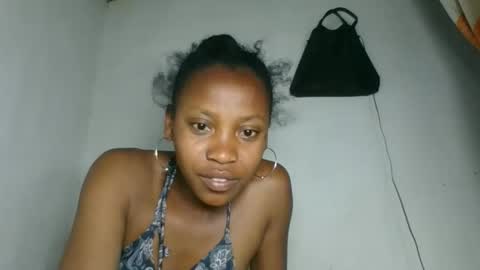 Snapshot of fayence09 chatting on 12, 10, 2025 fayence09 online show from 12, 10, 2025