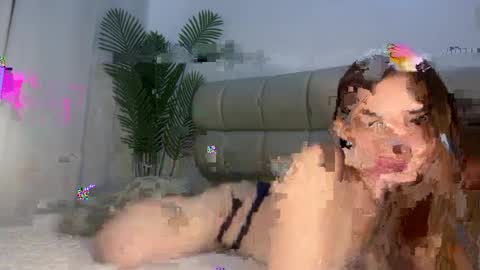 Snapshot of feb_sexy chatting on 16, 6, 2026 feby online show from 16, 6, 2026