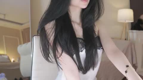 Snapshot of feel_me_00 chatting on 17, 10, 2025 feel_me_00 online show from 17, 10, 2025