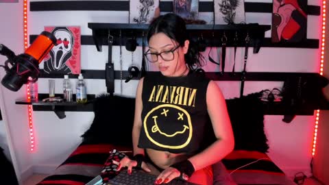 Snapshot of feel_the_touch chatting on 5, 12, 2024 feel_the_touch online show from 5, 12, 2024