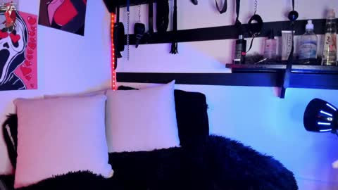 Snapshot of feel_the_touch chatting on 14, 1, 2025 feel_the_touch online show from 14, 1, 2025