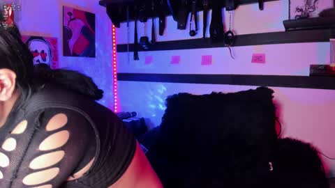 Snapshot of feel_the_touch chatting on 5, 2, 2025 feel_the_touch online show from 5, 2, 2025