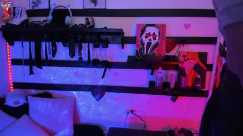 Snapshot of feel_the_touch chatting on 24, 2, 2025 feel_the_touch online show from 24, 2, 2025