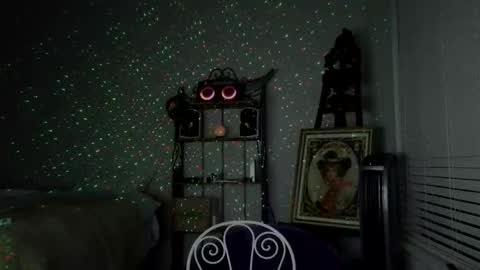 Snapshot of feelgoodnu chatting on 17, 11, 2025 PullouProblems online show from 17, 11, 2025