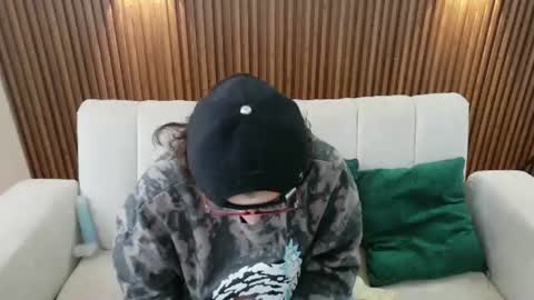 Snapshot of feelina_firesoul chatting on 7, 7, 2026 Feelena online show from 7, 7, 2026
