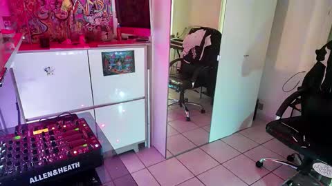 Snapshot of feetamiiin chatting on 4, 2, 2026 m0rty online show from 4, 2, 2026