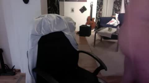 feetkissboy online show from 7, 11, 2025