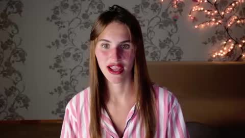 Snapshot of felicia_lav chatting on 4, 7, 2026 Frida online show from 4, 7, 2026