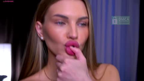 Snapshot of felissiany chatting on 16, 2, 2026 Hello im Nova online show from 16, 2, 2026