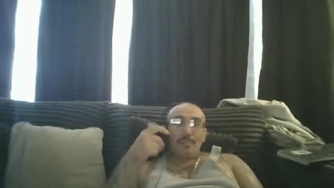 Snapshot of felixrlarios25 chatting on 8, 5, 2026 felixrlarios25 online show from 8, 5, 2026