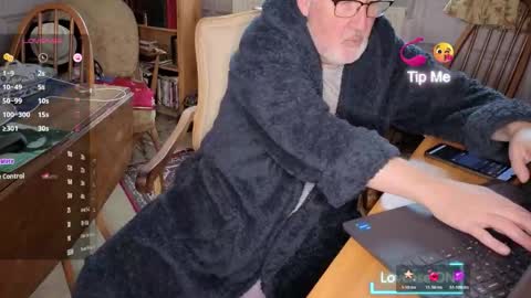 Adam online show from 16, 11, 2025