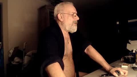 Snapshot of femdom_sub chatting on 8, 11, 2025 femdom_sub online show from 8, 11, 2025