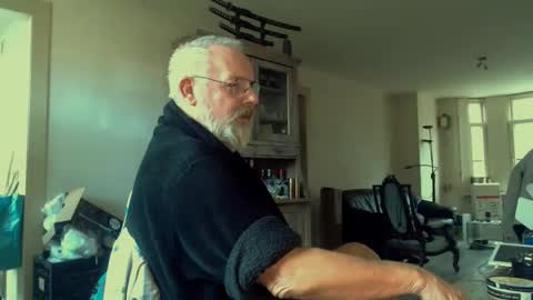 Snapshot of femdom_sub chatting on 13, 11, 2025 femdom_sub online show from 13, 11, 2025